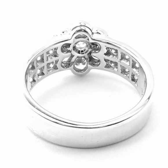 Authentic! Van Cleef & Arpels 18k White Gold Diamond Fleurette Flower Ring - Picture 6 of 8